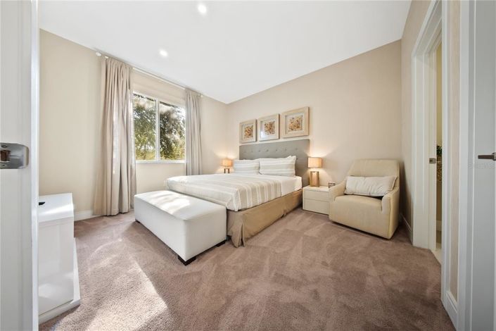 Image No.13-4 Bed Townhouse for sale