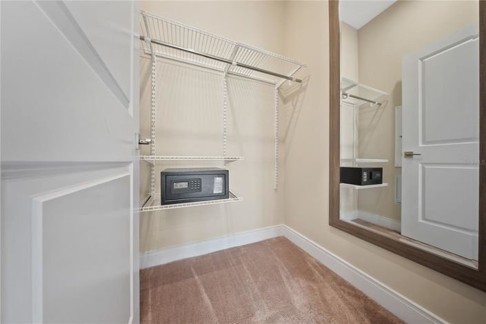 Image No.17-4 Bed Townhouse for sale