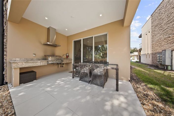 Image No.18-4 Bed Townhouse for sale