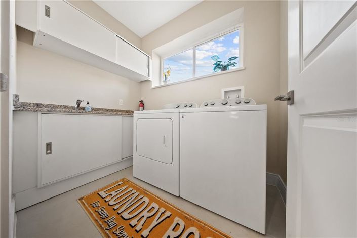 Image No.21-4 Bed Townhouse for sale