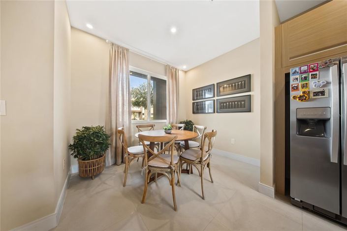 Image No.8-4 Bed Townhouse for sale