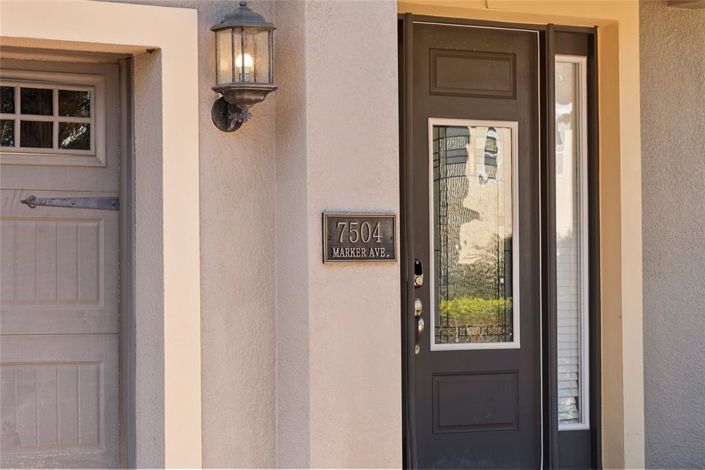 Image No.10-9 Bed Property for sale