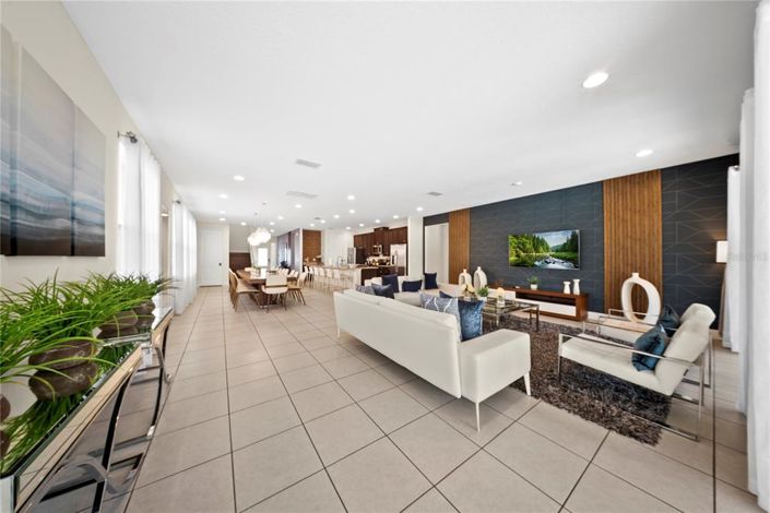 Image No.12-9 Bed Property for sale