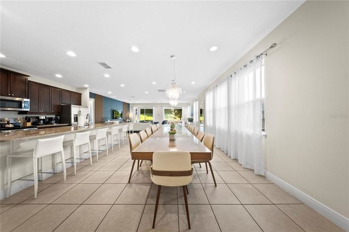 Image No.19-9 Bed Property for sale