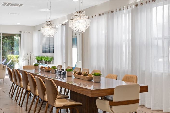 Image No.20-9 Bed Property for sale