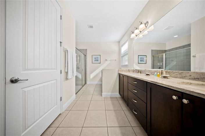 Image No.23-9 Bed Property for sale