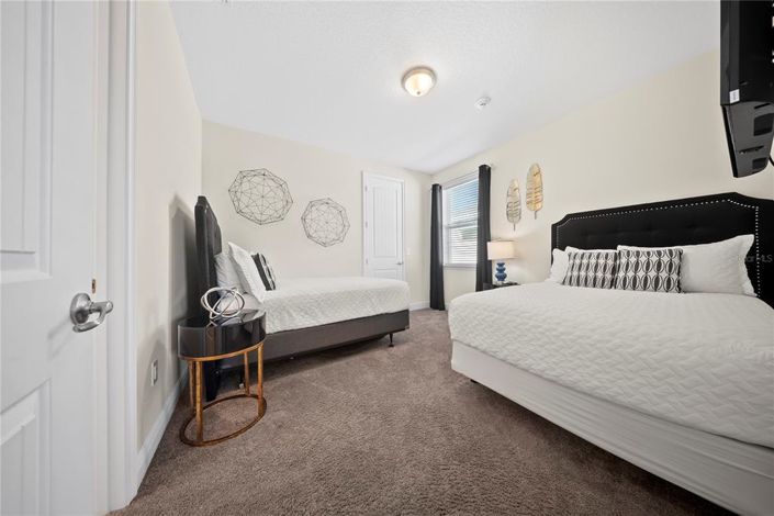 Image No.37-9 Bed Property for sale