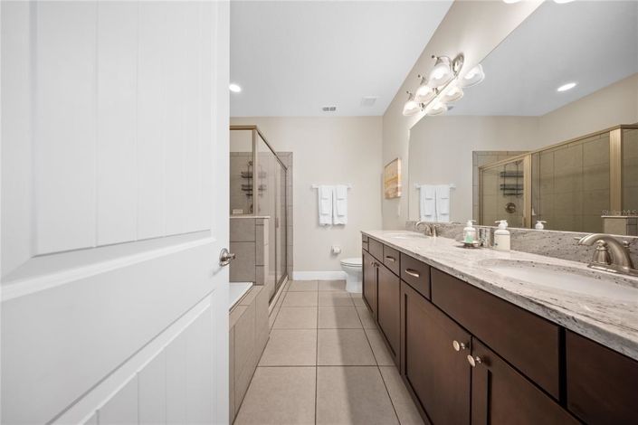 Image No.48-9 Bed Property for sale