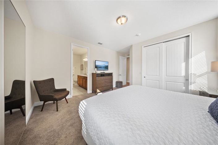 Image No.60-9 Bed Property for sale