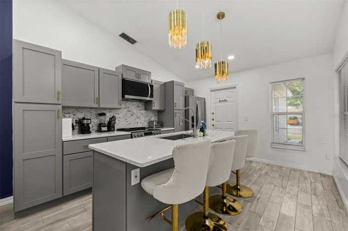 Image No.11-3 Bed Property for sale