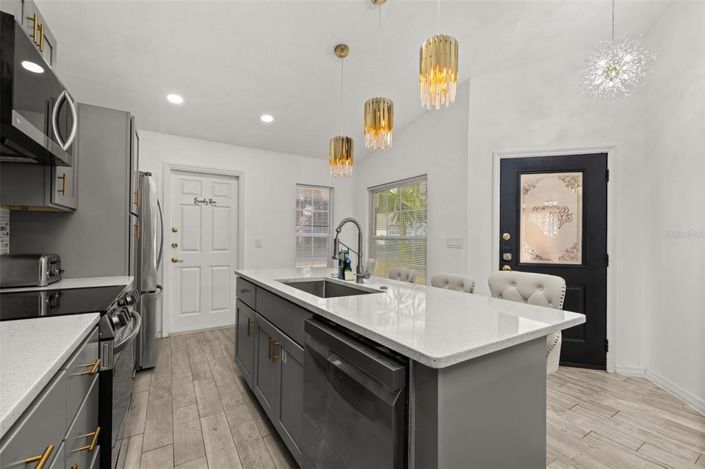 Image No.13-3 Bed Property for sale