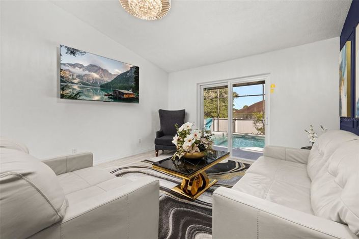 Image No.19-3 Bed Property for sale