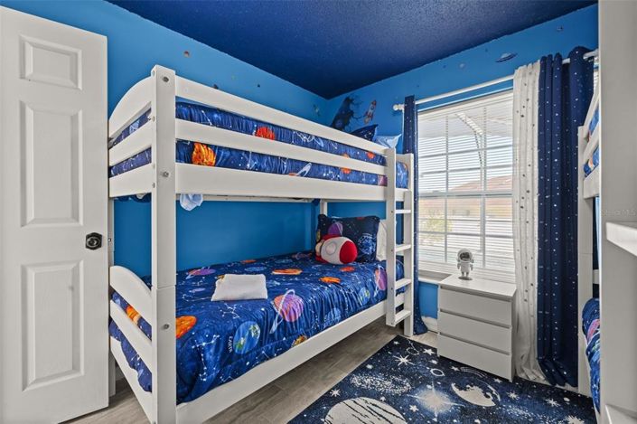 Image No.27-3 Bed Property for sale