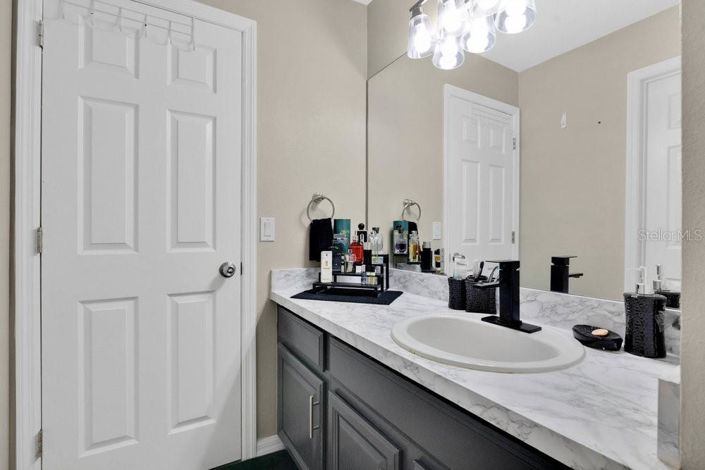 Image No.16-4 Bed Property for sale