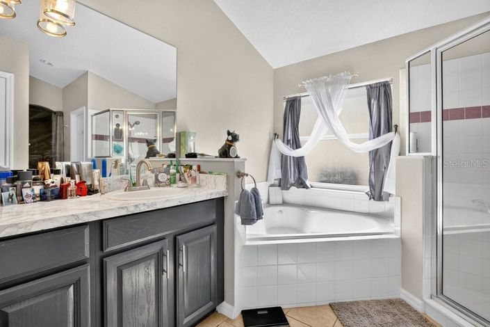 Image No.18-4 Bed Property for sale