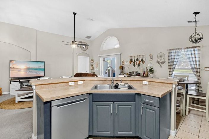 Image No.8-4 Bed Property for sale