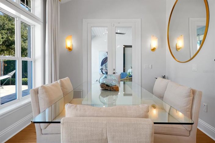 Image No.15-5 Bed Property for sale