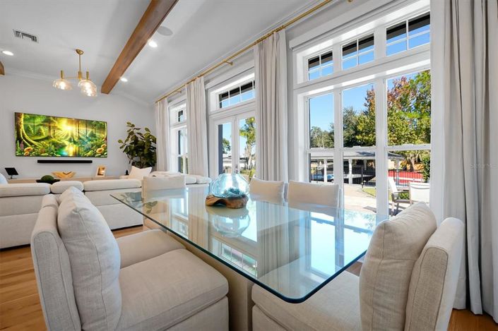 Image No.16-5 Bed Property for sale