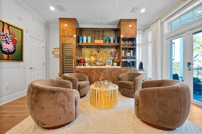 Image No.24-5 Bed Property for sale