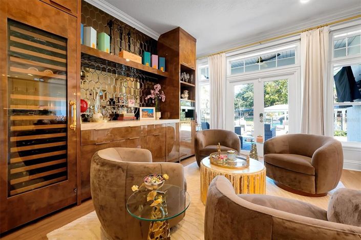 Image No.25-5 Bed Property for sale