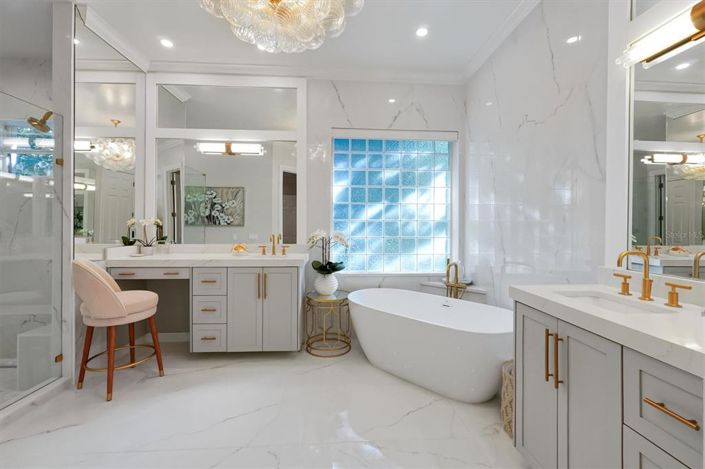 Image No.31-5 Bed Property for sale