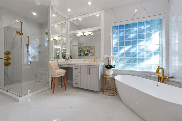 Image No.33-5 Bed Property for sale