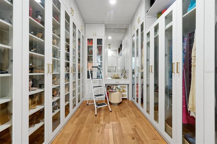 Image No.34-5 Bed Property for sale