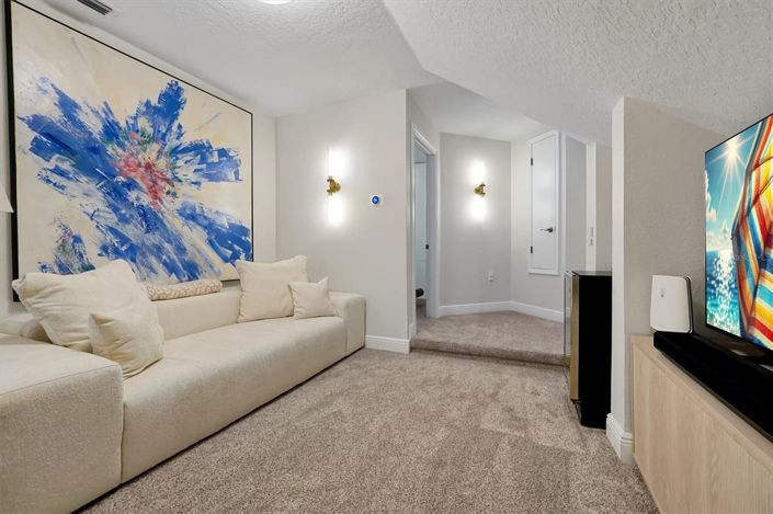 Image No.42-5 Bed Property for sale