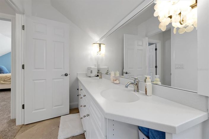 Image No.47-5 Bed Property for sale