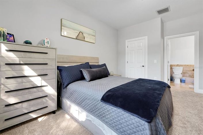 Image No.50-5 Bed Property for sale