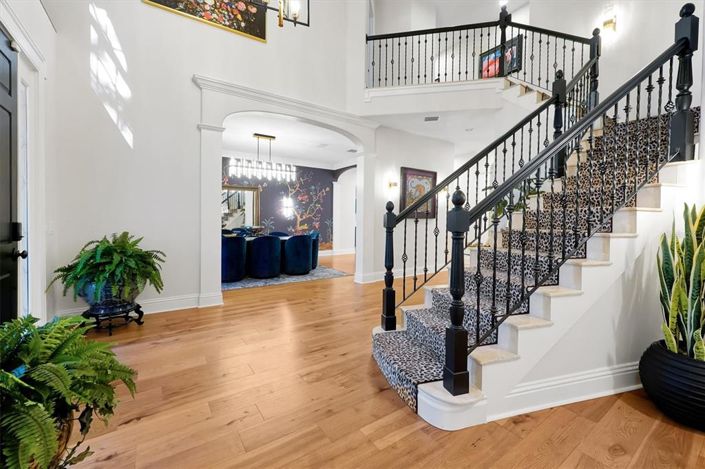 Image No.6-5 Bed Property for sale