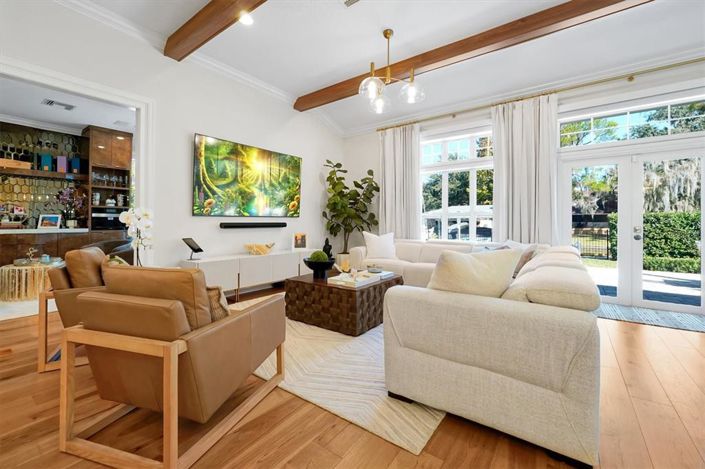 Image No.7-5 Bed Property for sale