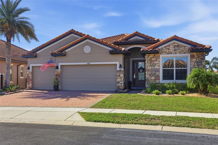 Image No.4-4 Bed Property for sale