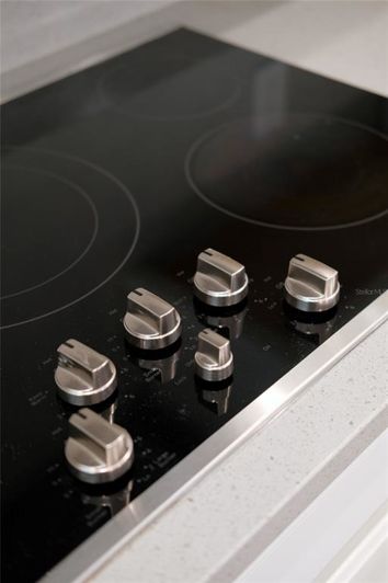 Image No.15-4 Bed Property for sale