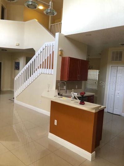 Image No.2-Propriété de 7 chambres à vendre à Kissimmee