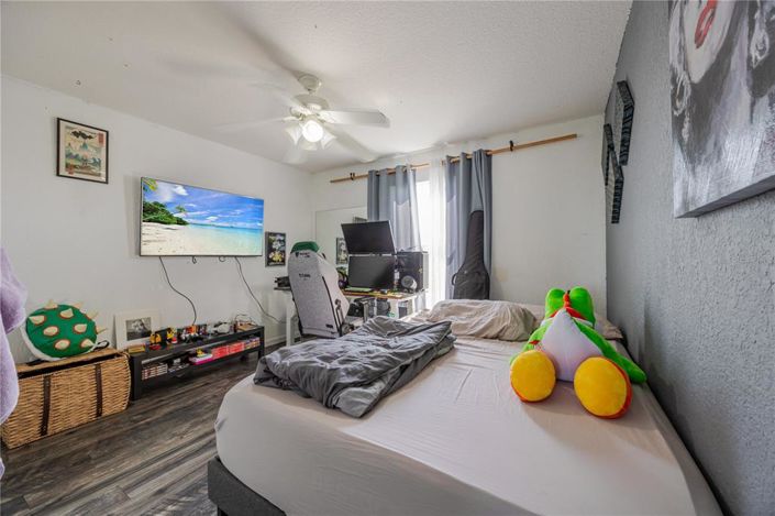 Image No.27-5 Bed Property for sale