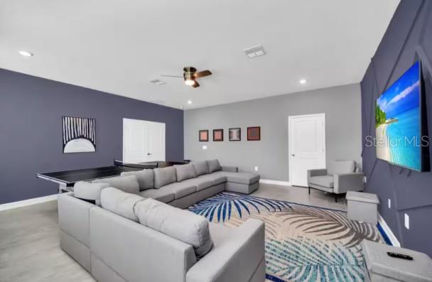 Image No.23-8 Bed Property for sale