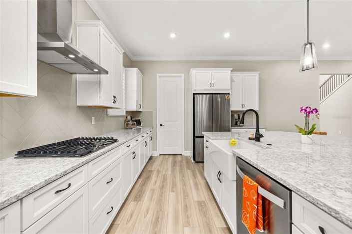 Image No.18-7 Bed Property for sale