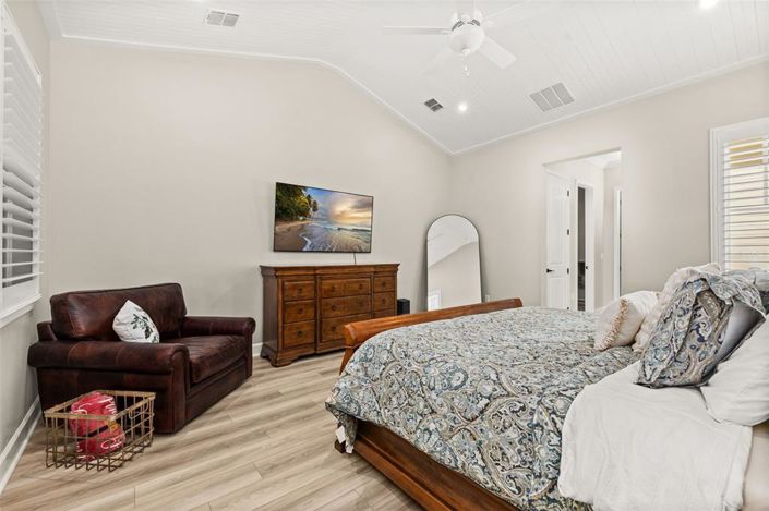 Image No.32-7 Bed Property for sale