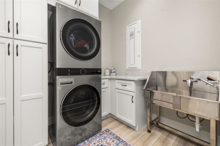 Image No.34-7 Bed Property for sale