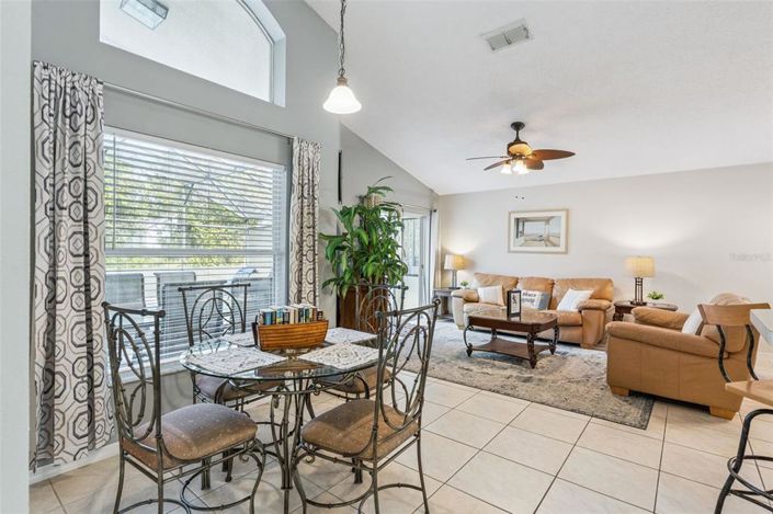 Image No.9-Propriété de 4 chambres à vendre à Kissimmee