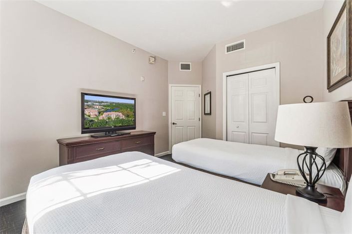 Image No.19-3 Bed Property for sale