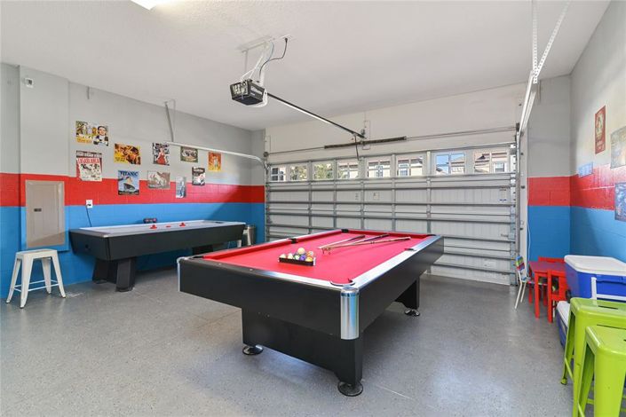 Image No.11-9 Bed Property for sale