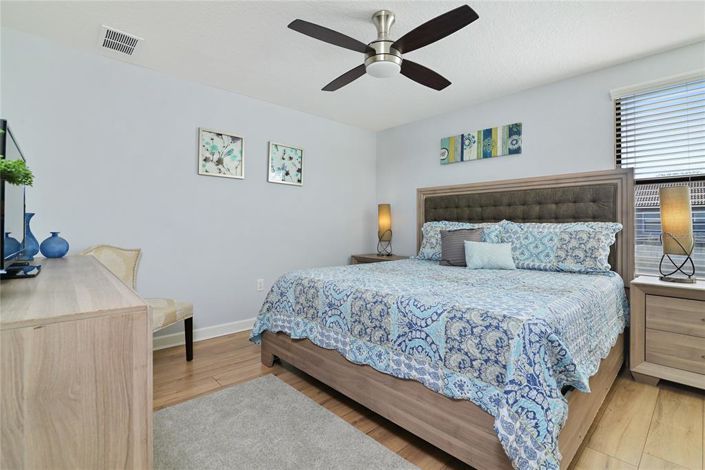 Image No.30-9 Bed Property for sale