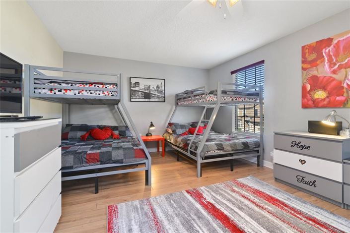 Image No.34-9 Bed Property for sale