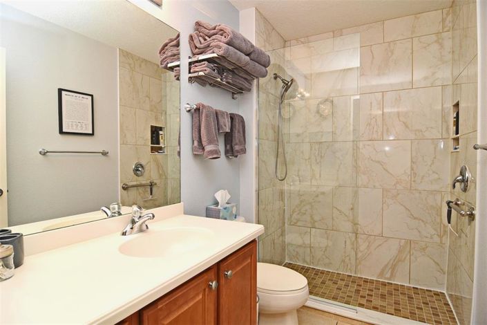 Image No.24-2 Bed Property for sale