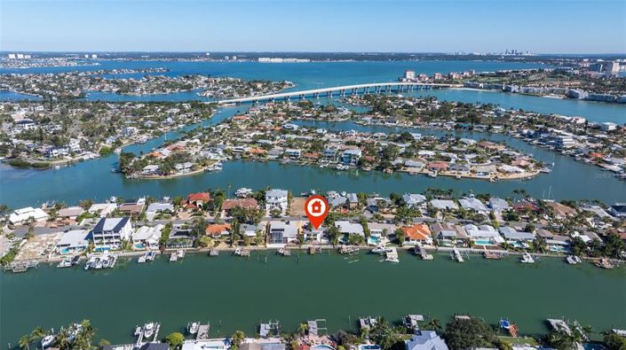 Image No.10-3 Bed Property for sale