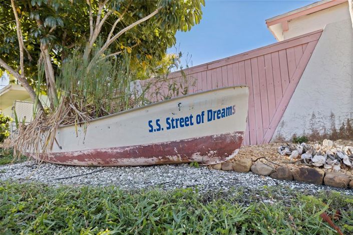 Image No.15-3 Bed Property for sale