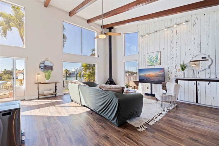 Image No.18-3 Bed Property for sale