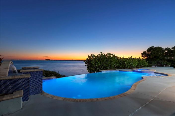 Image No.6-Propriété de 5 chambres à vendre à Floride